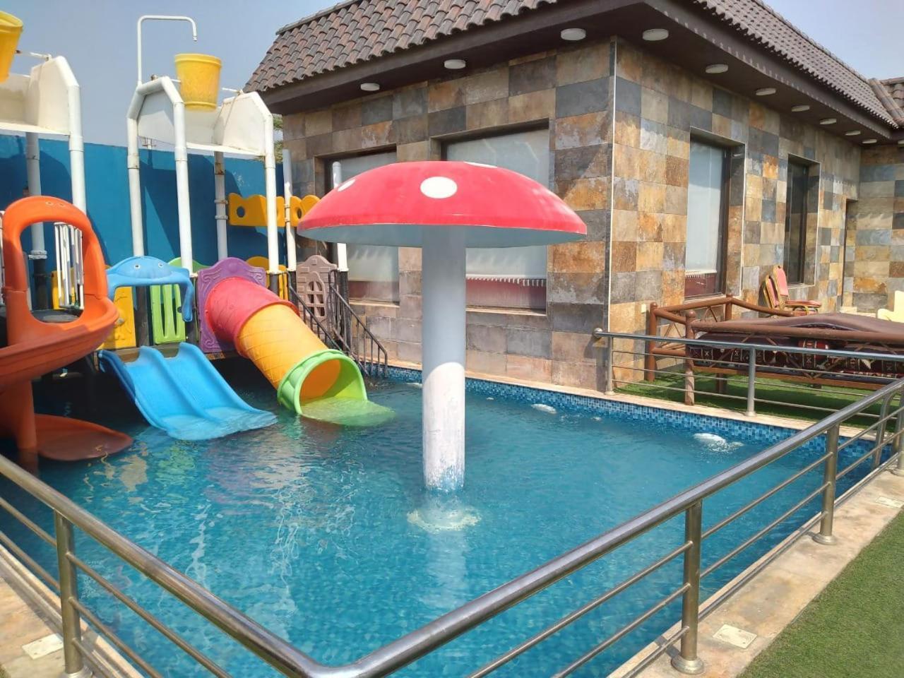 Villa شاليهات الكوخ السويسري وأكوابارك à Ash Shishah Extérieur photo