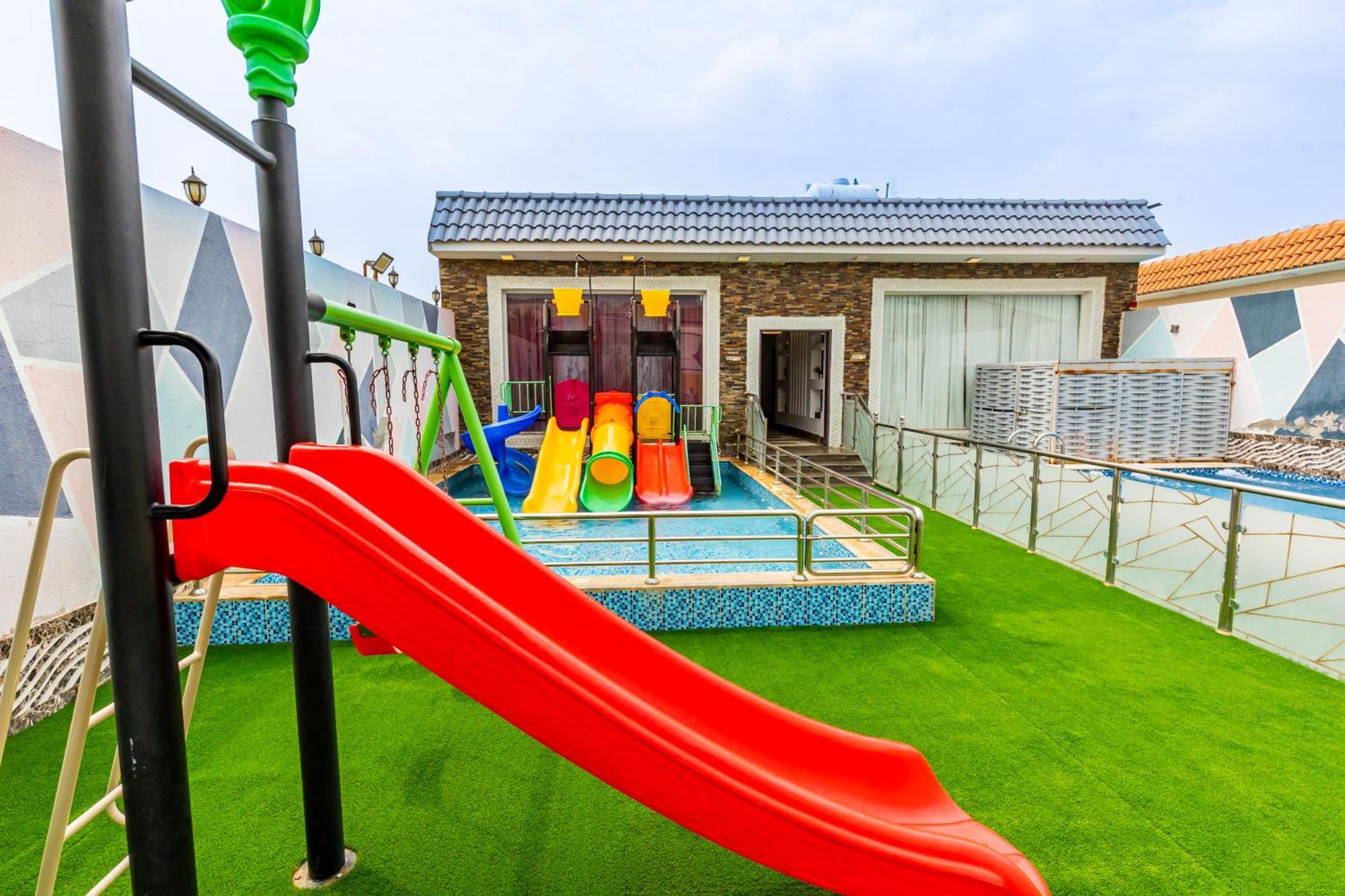 Villa شاليهات الكوخ السويسري وأكوابارك à Ash Shishah Extérieur photo