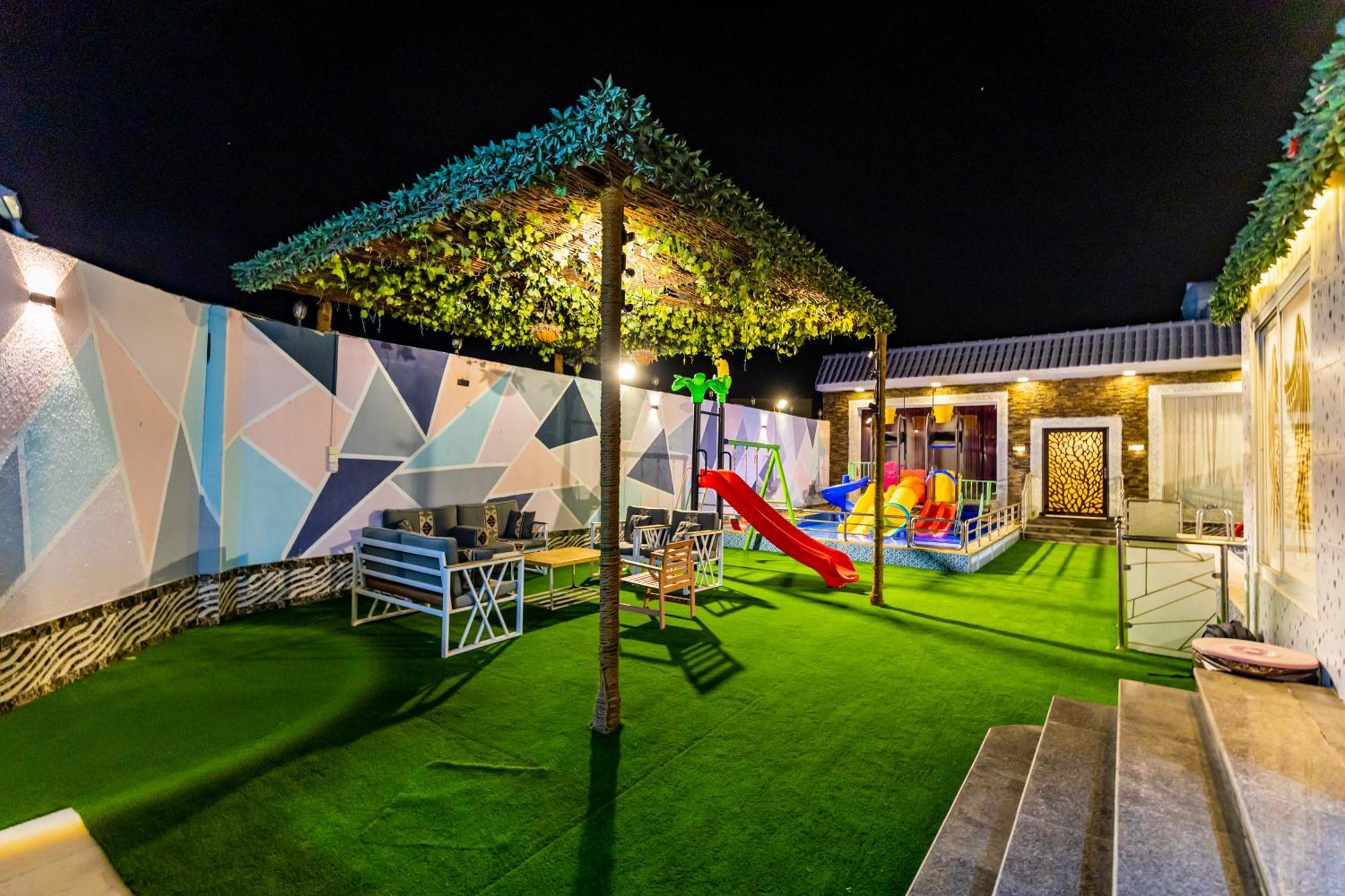 Villa شاليهات الكوخ السويسري وأكوابارك à Ash Shishah Extérieur photo