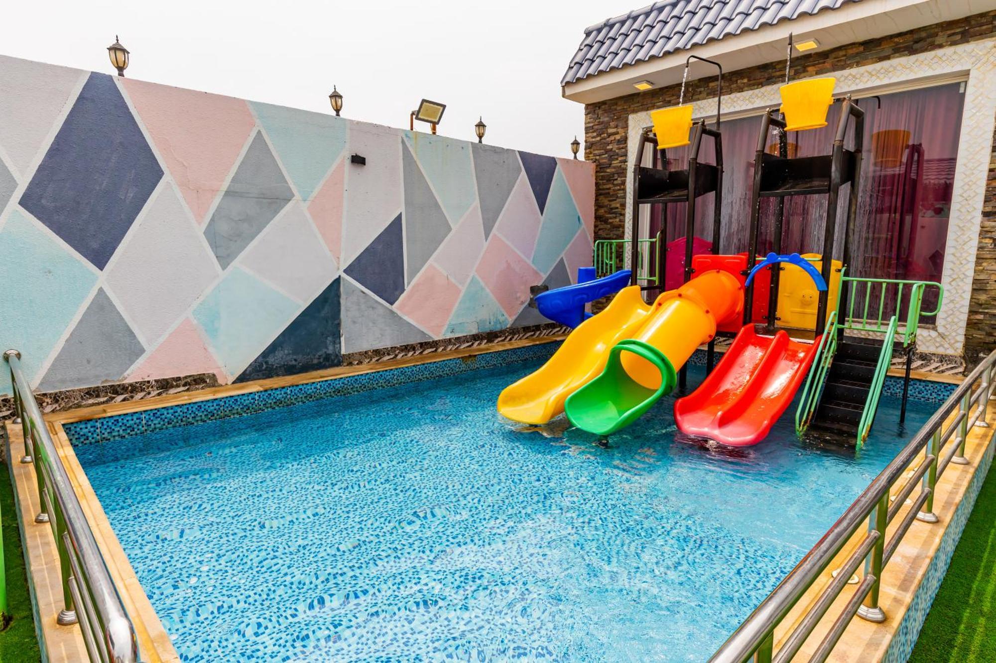 Villa شاليهات الكوخ السويسري وأكوابارك à Ash Shishah Extérieur photo