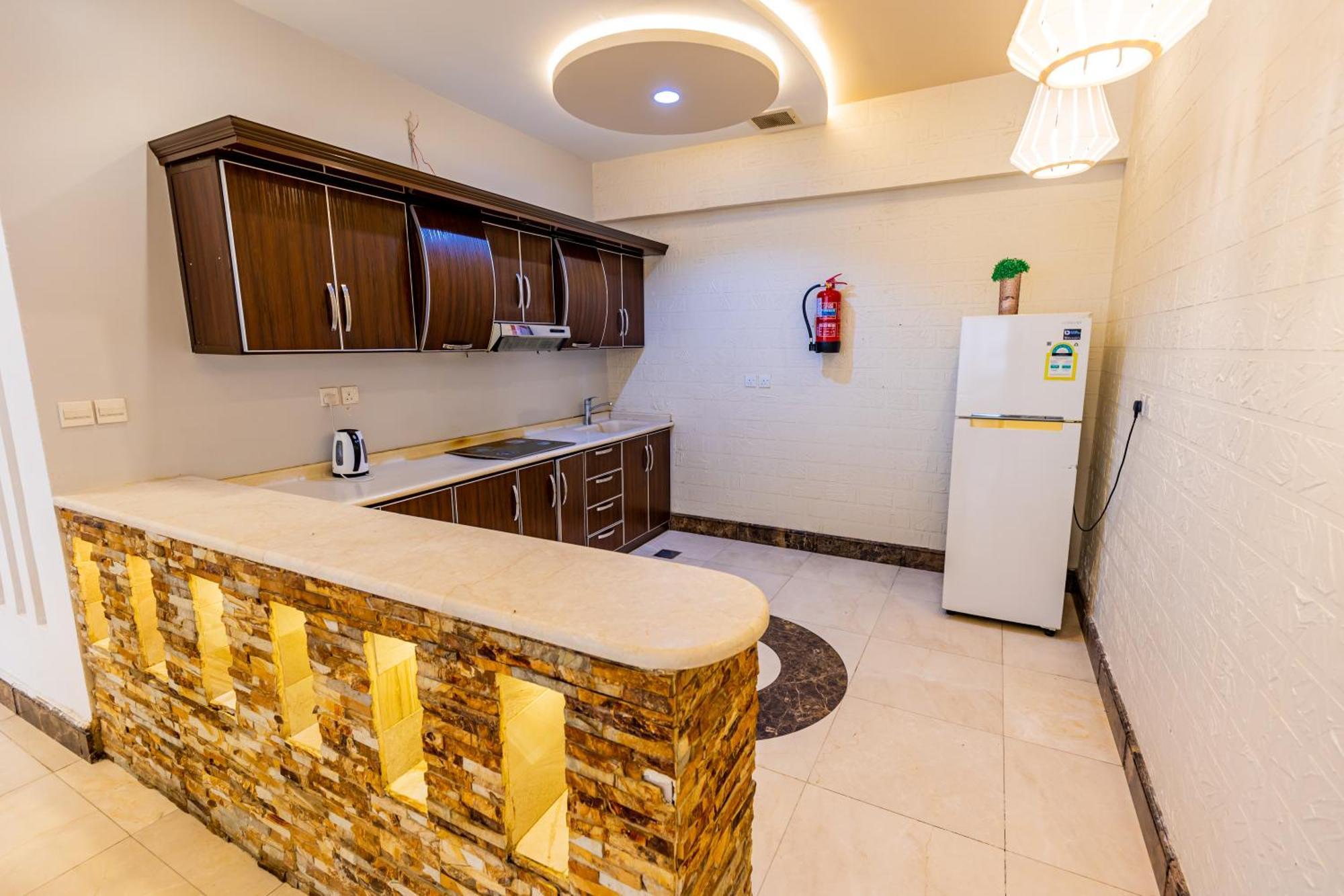 Villa شاليهات الكوخ السويسري وأكوابارك à Ash Shishah Extérieur photo