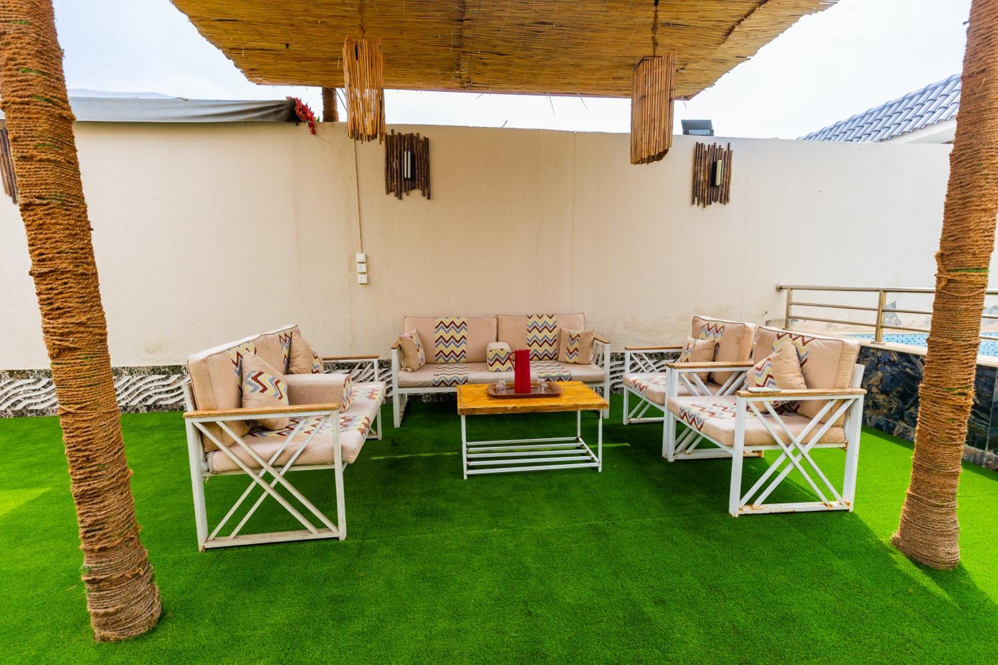 Villa شاليهات الكوخ السويسري وأكوابارك à Ash Shishah Extérieur photo
