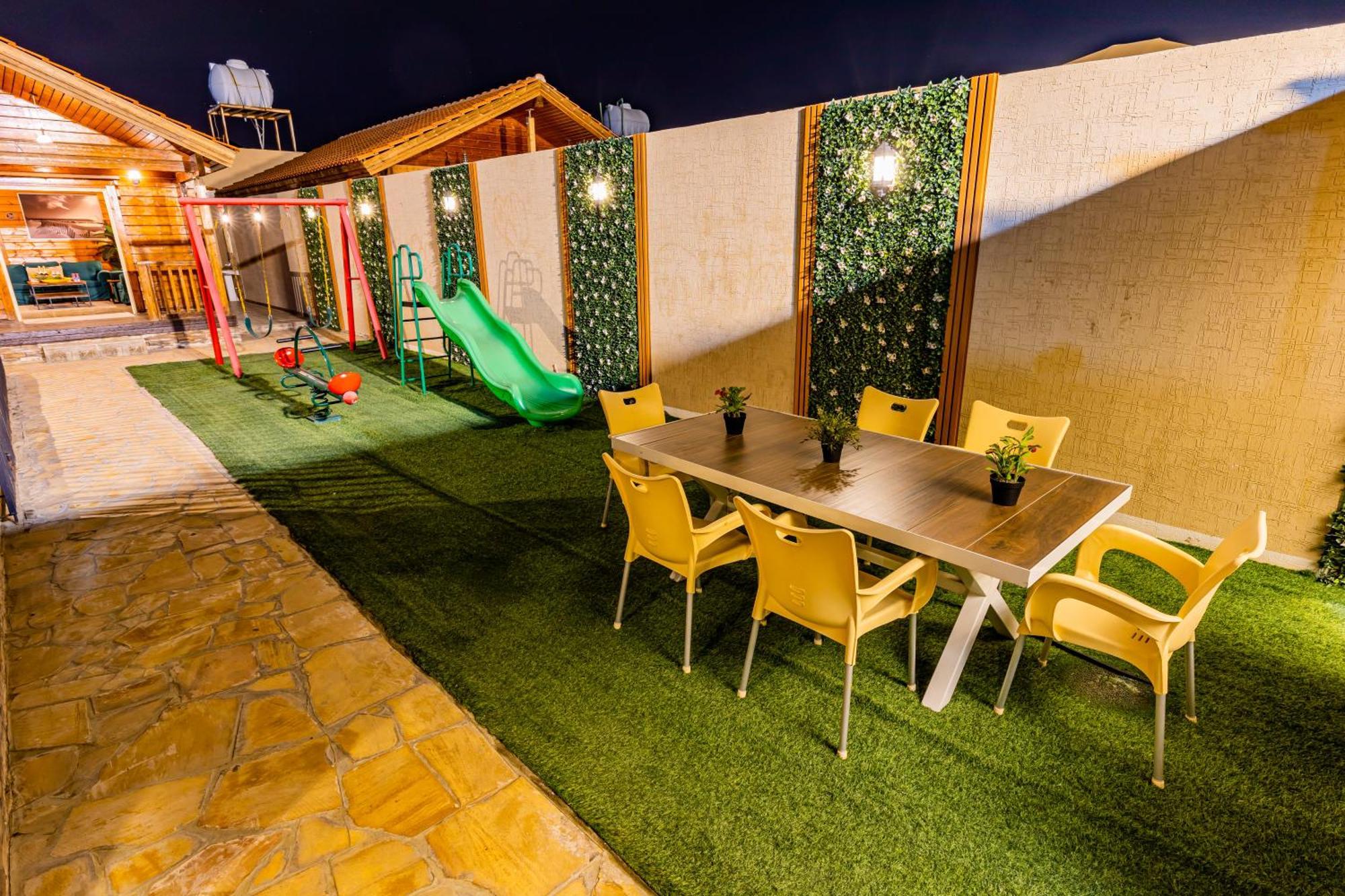 Villa شاليهات الكوخ السويسري وأكوابارك à Ash Shishah Extérieur photo