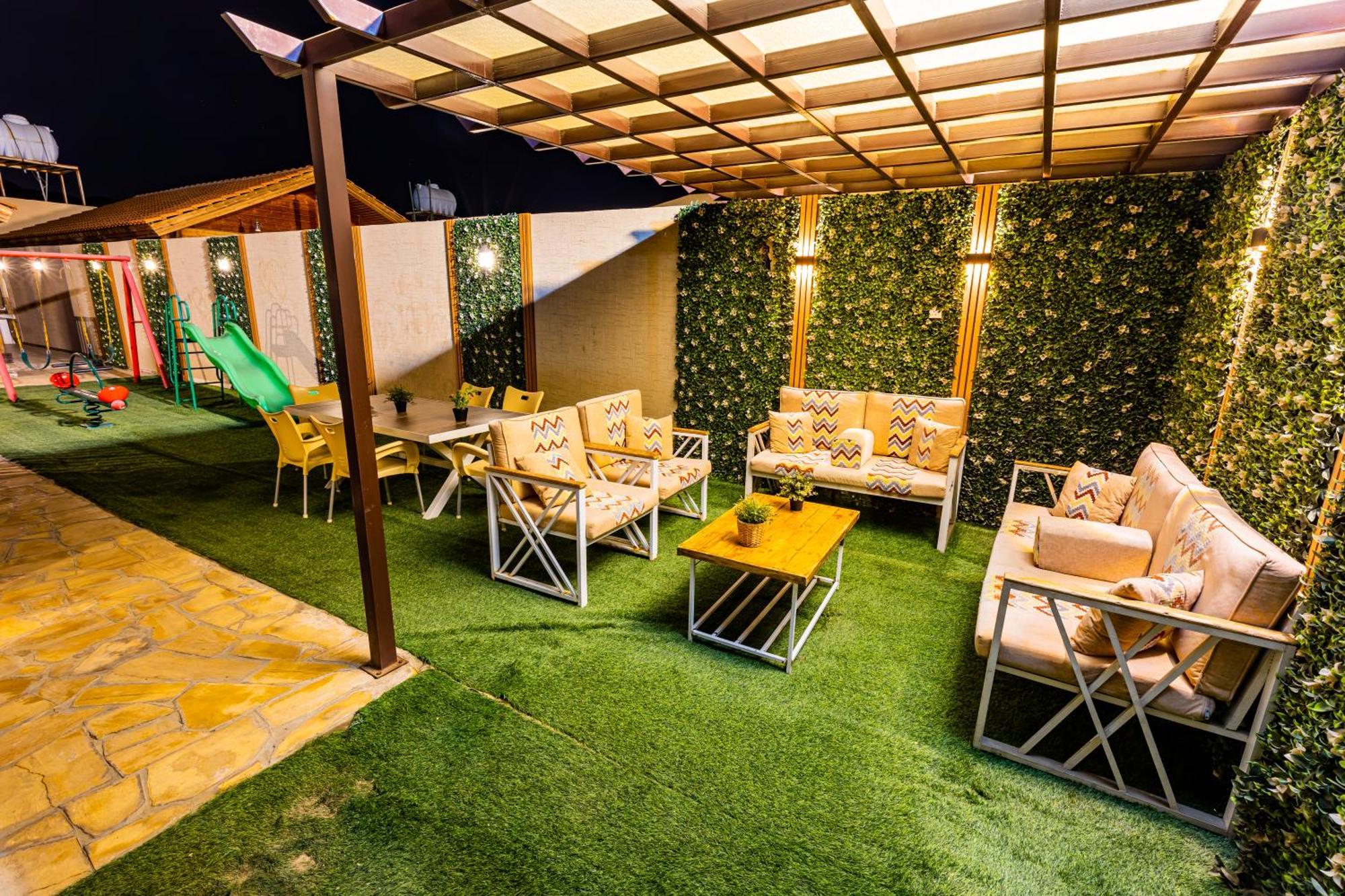 Villa شاليهات الكوخ السويسري وأكوابارك à Ash Shishah Extérieur photo