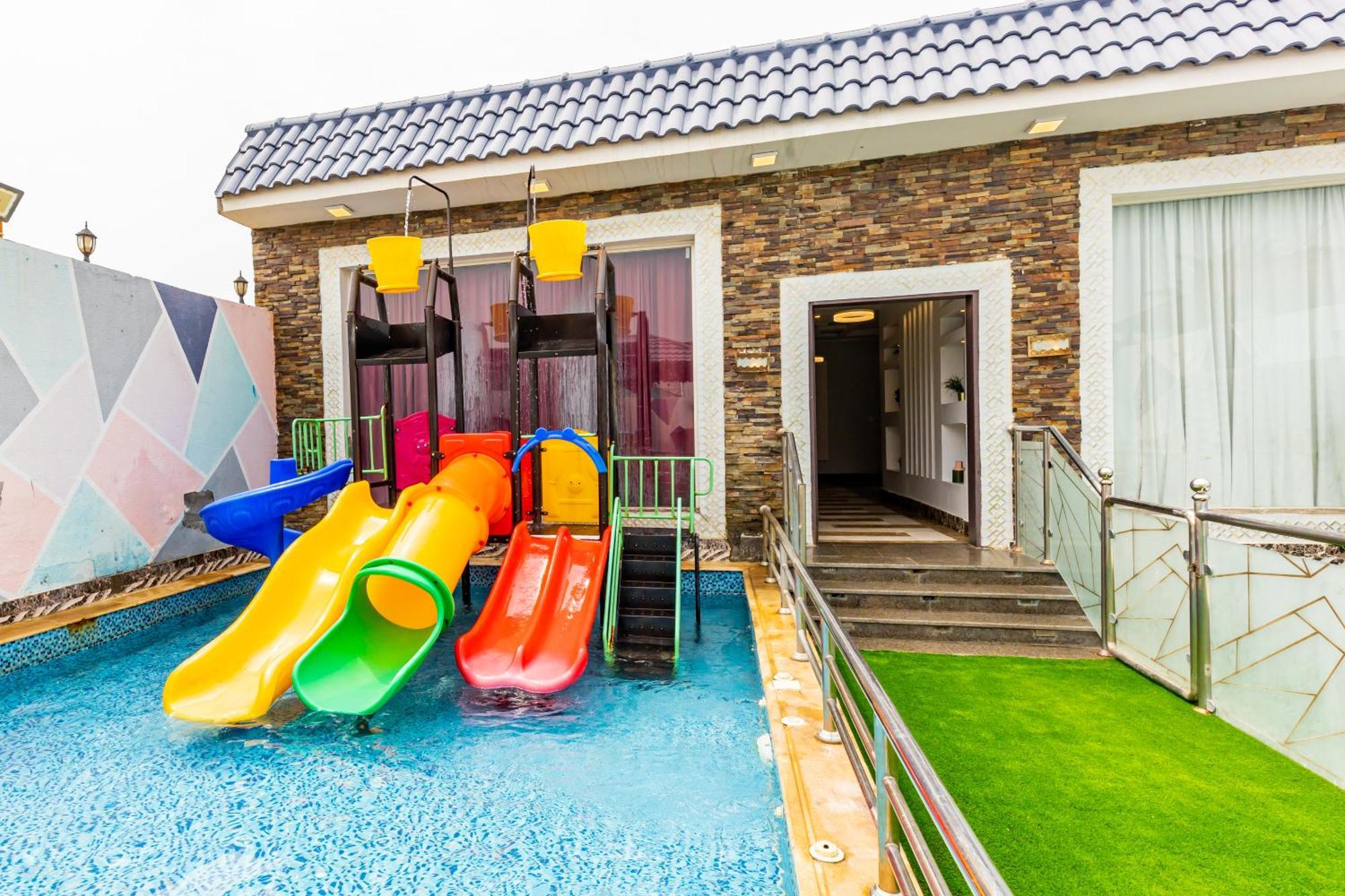 Villa شاليهات الكوخ السويسري وأكوابارك à Ash Shishah Extérieur photo